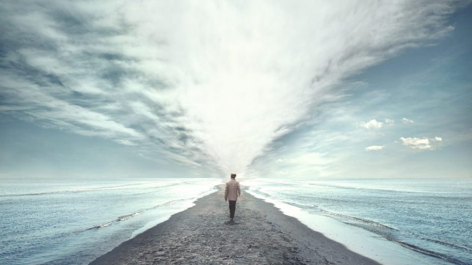 shutterstock_604198601DEIXE TUDO POR AMOR DE JESUS